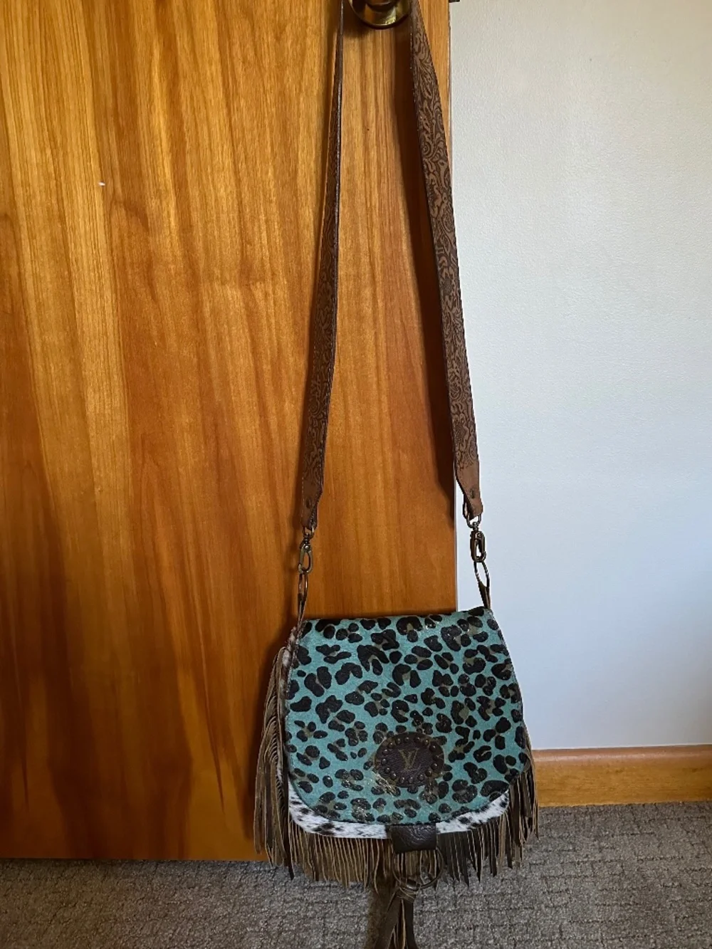 Keep It Gypsy crossbody bag - Picture 1 of 3